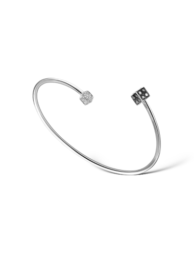 Bracelet Cube semi-rigide pour femme : équilibre d'élégance moderne, jonc ouvert avec diamants blancs et noirs.