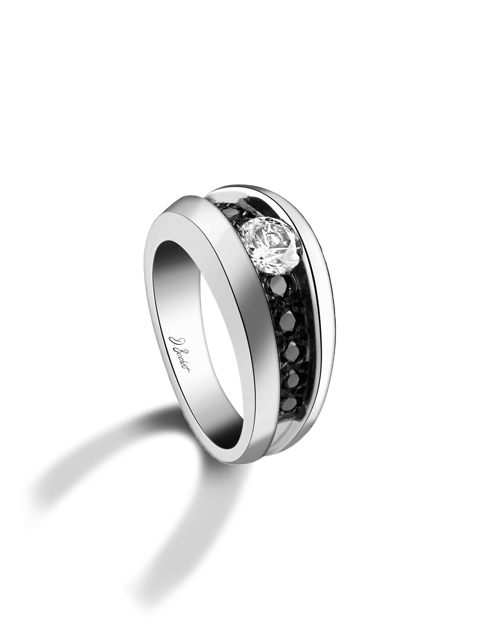 Bague solitaire pour femme Soft : forme arrondie, lignes élégantes, diamant blanc de 0,30 ct et diamants noirs.