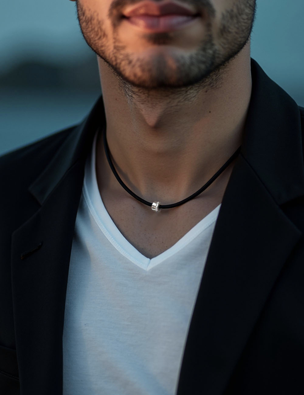 Men's pendant Sweet Side of Love in gold with white diamonds, modern, refined design, understated luxury for any style.