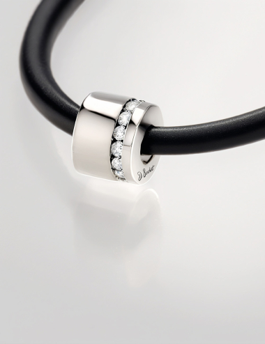 Men's pendant Sweet Side of Love in white gold with white diamonds, elegant, modern design, luxury for every day.