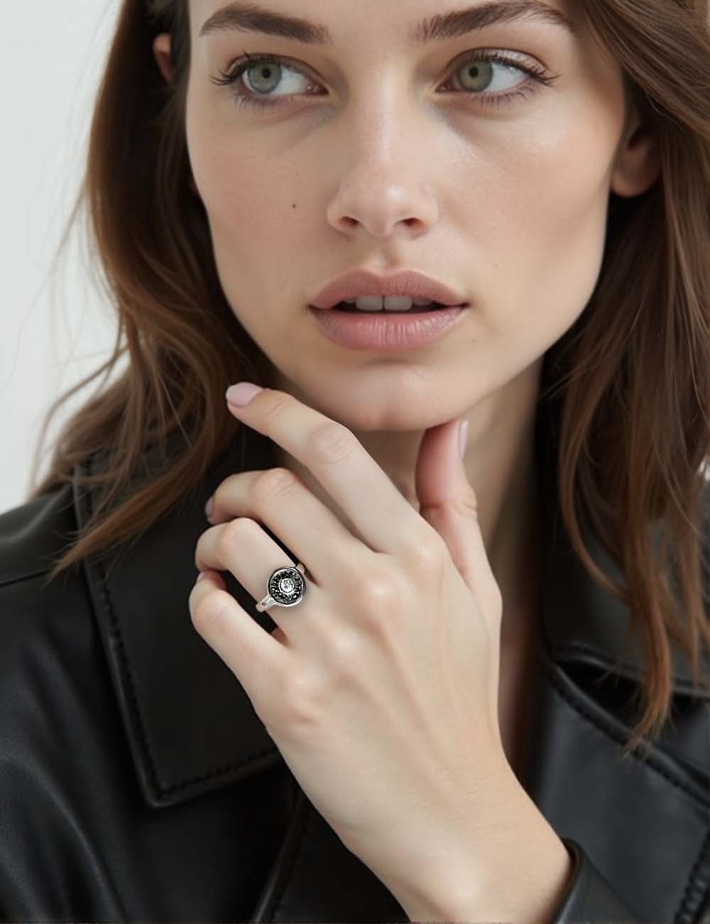 Bague Luxe et Moderne pour Femme en Diamants