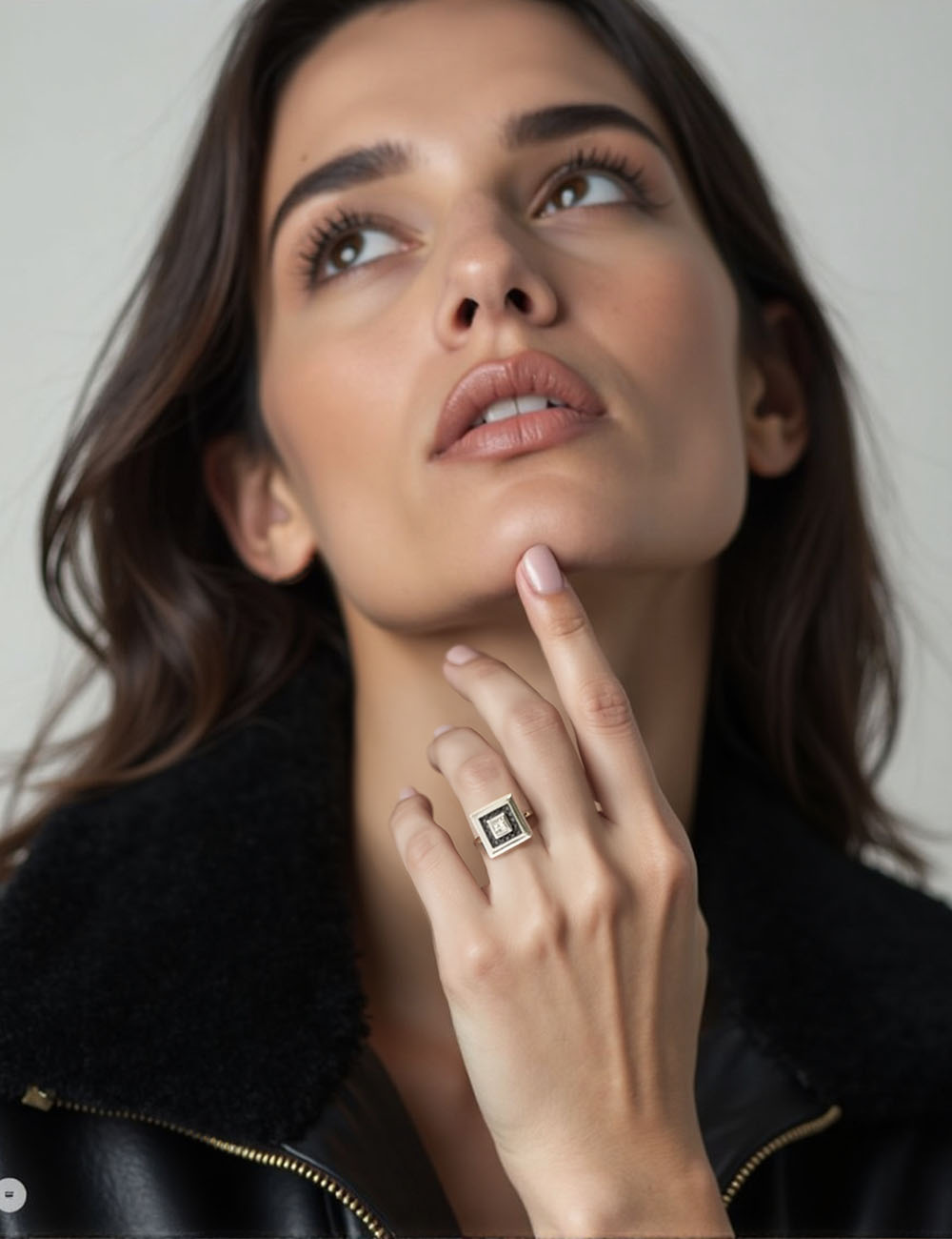 Bague Femme Moderne et Luxe en Diamants